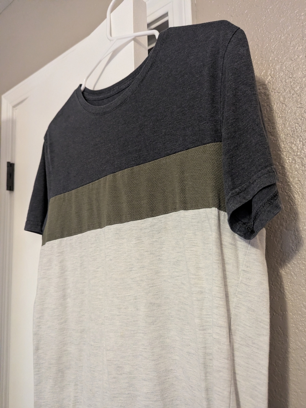 Men's Tees Goodfellow And Under Armour Medium - Picture 3 of 7